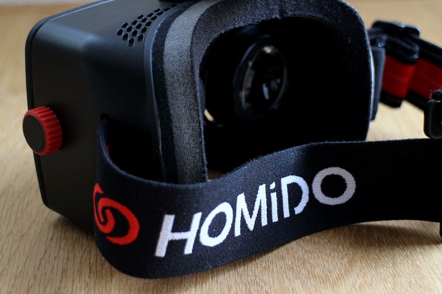 HOMIDO - шлем виртуальной реальности для смартфона